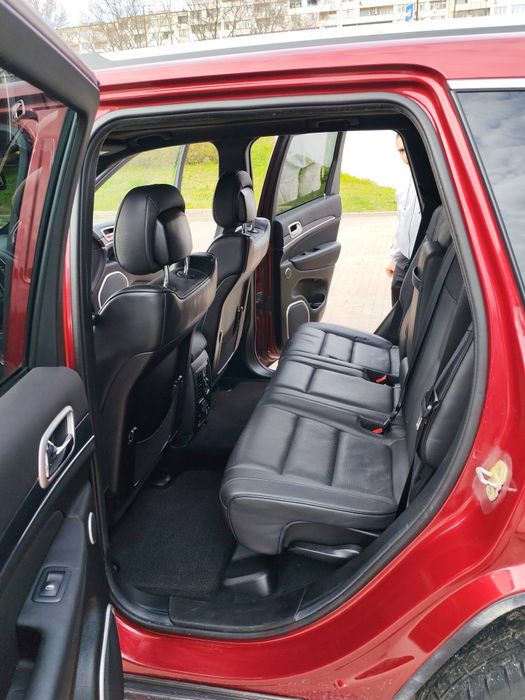 Jeep Grand Cherokee SUMMIT – 5.7 HEMI: Мощност и Лукс в едно!