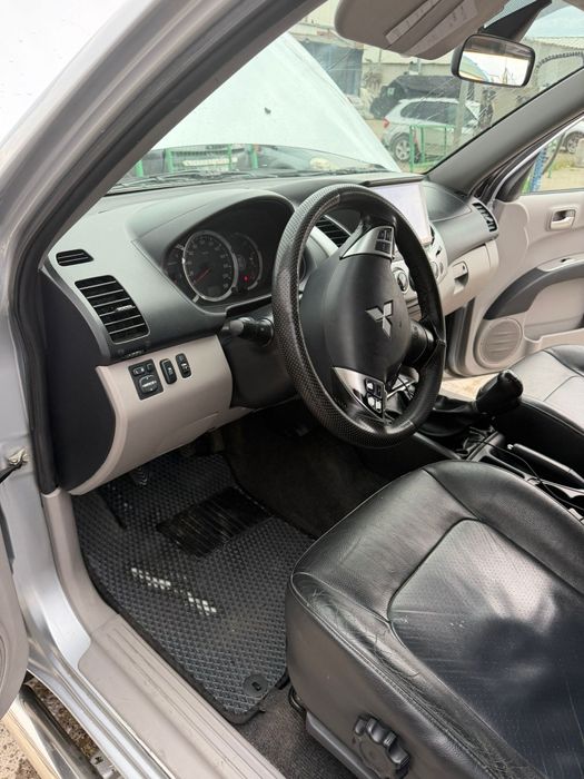 Mitsubishi  L200