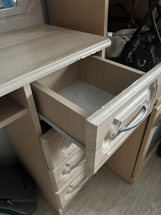 Туалетный столик б/у