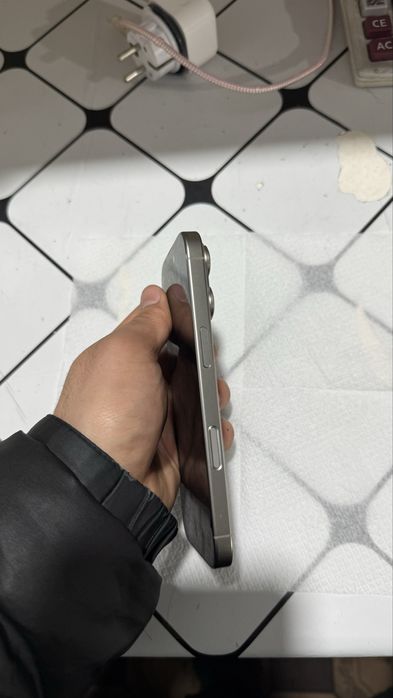 iPhone 16 pro состояние хорошая