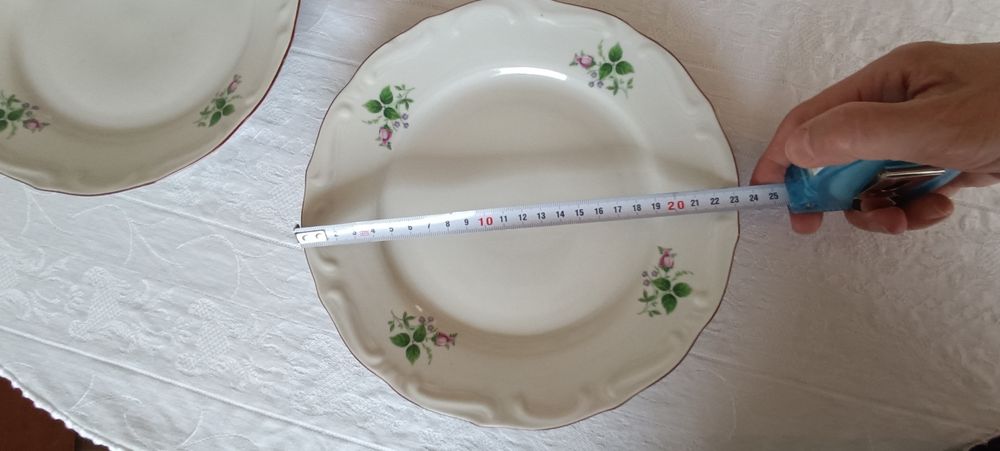 Стари порцеланови чинии