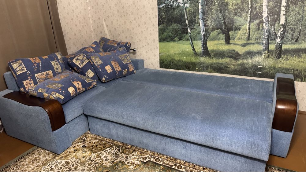 Продам диван в отличном состоянии.