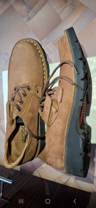 Продаю новую обувь 43р