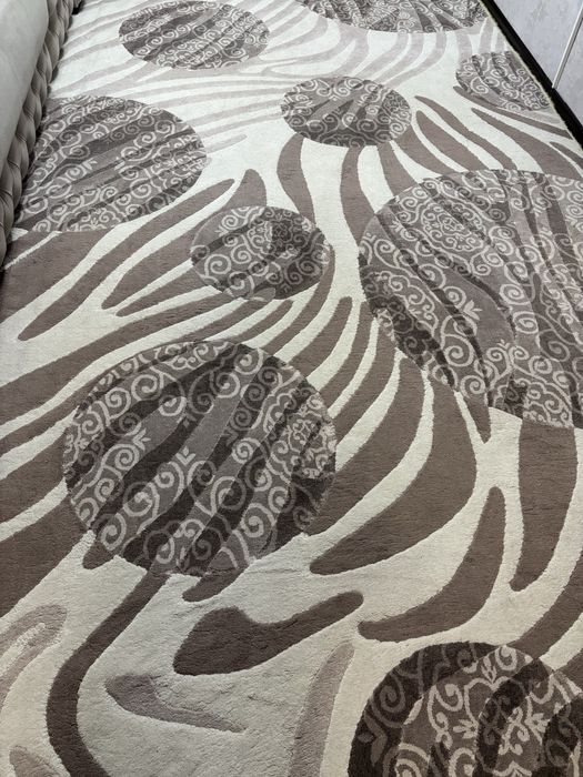 Продам шерстяной ковёр