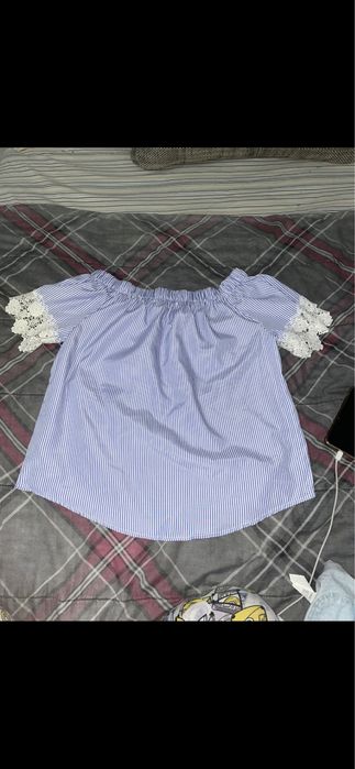 Vând tricou de vara alb /pret 50 de lei negociabil