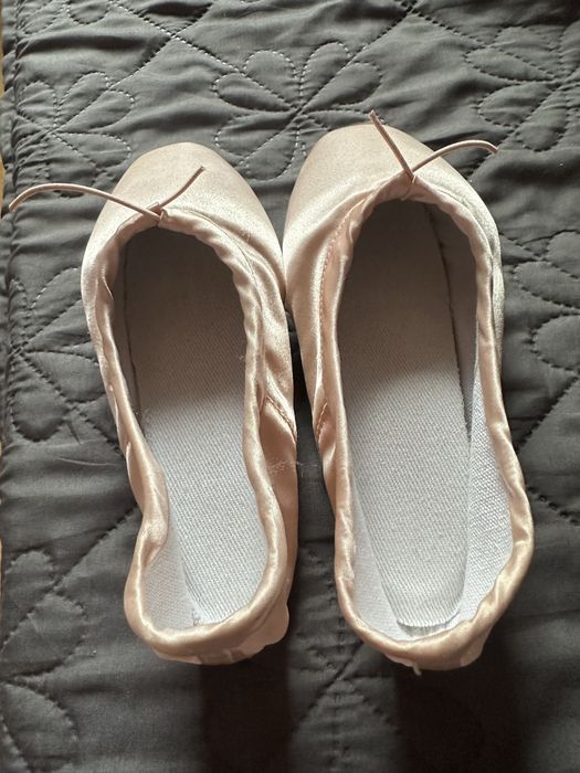 Продам новые пуанты