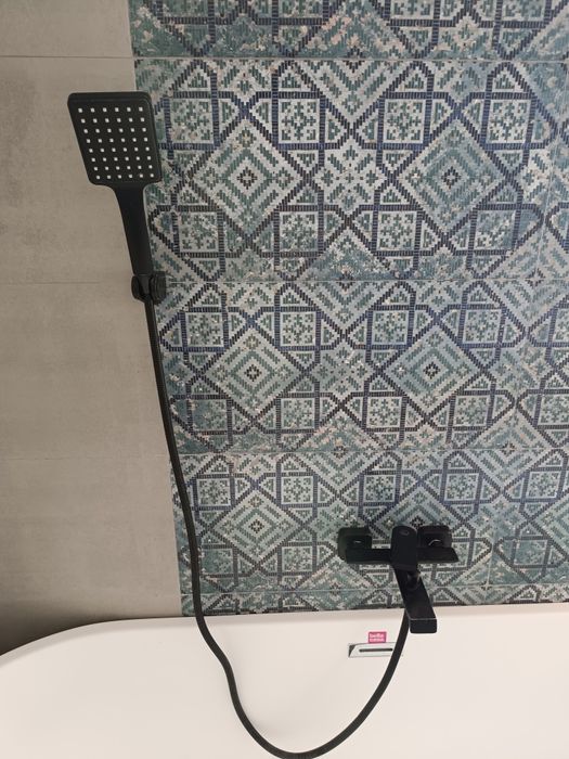 Vand cada free-standing