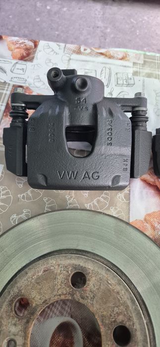 Продам тормозные суппорта поло