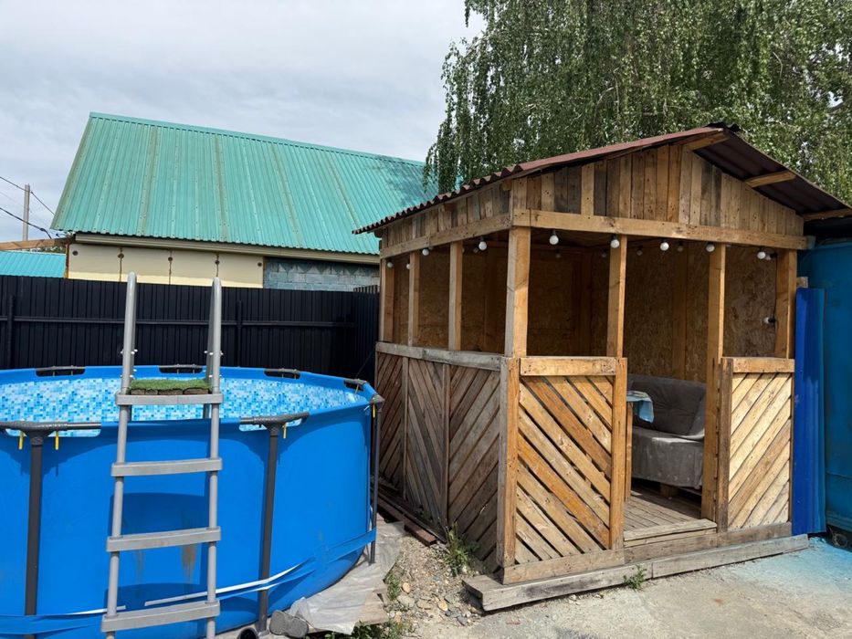 Продам дом в районе меновного