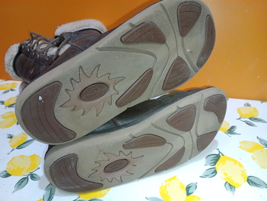 UGG кожени ботуши N 39