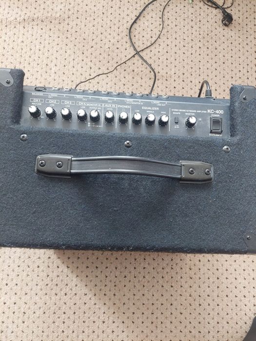 Boxa activa Roland KC-400