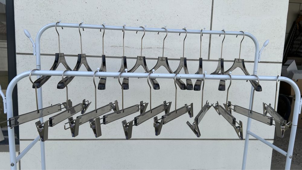 Вешалки для одежды