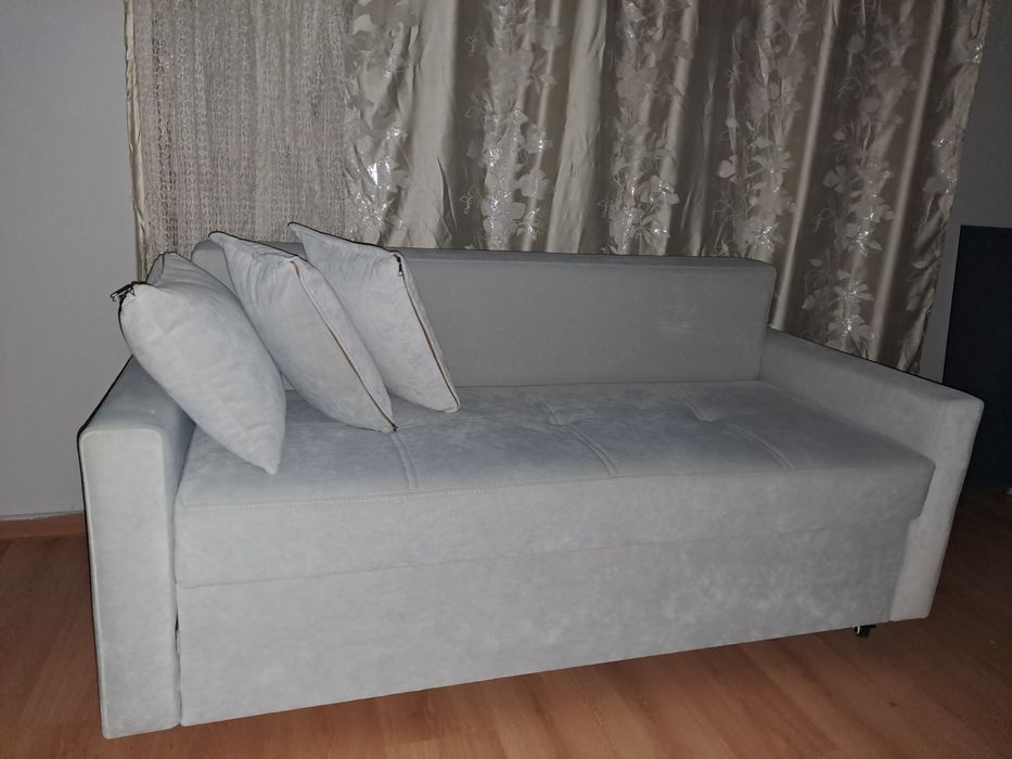 Диван отдам срочно