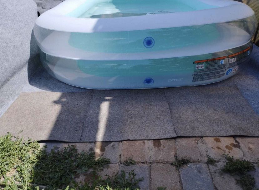 Продам ковролан б/у 50х50 см по 50 тг/шт