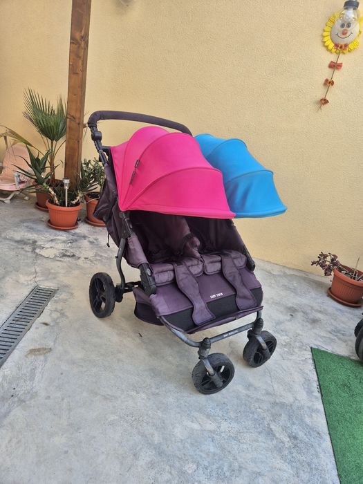 Количка за близнаци