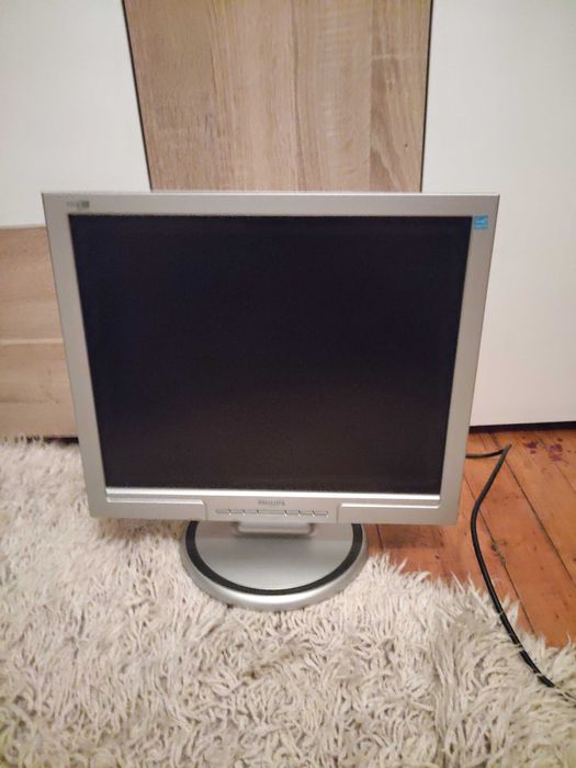 LCD Монитор Philips 190S7FS – 19 инча, отлично състояниее