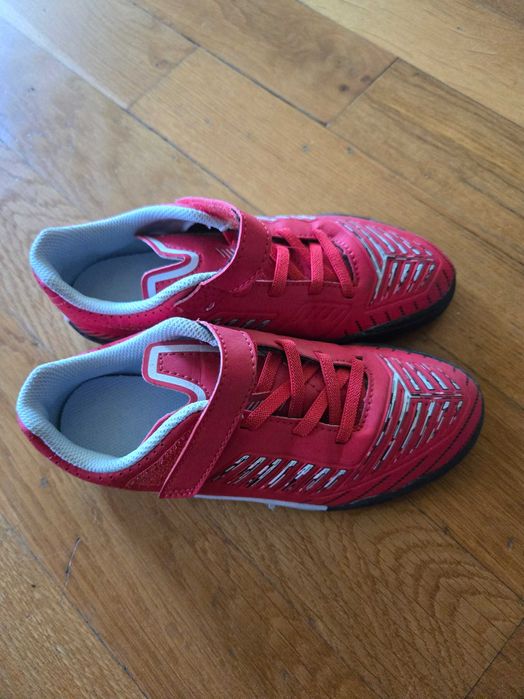Adidasi fotbal copii
