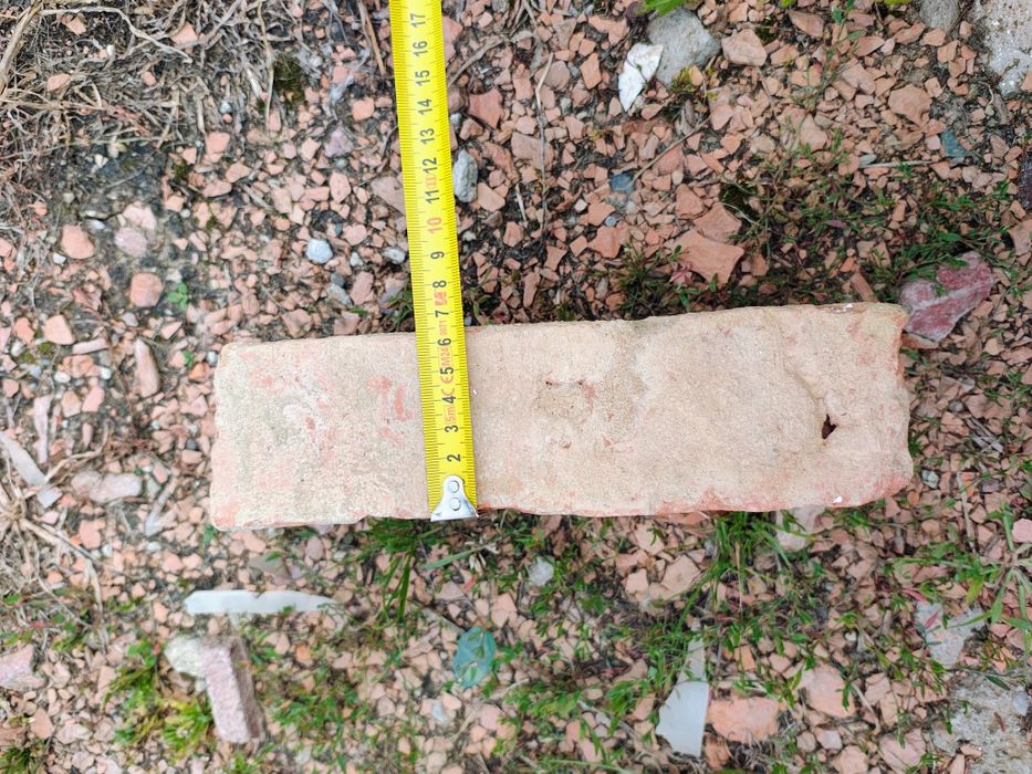 Cărămidă din demolări