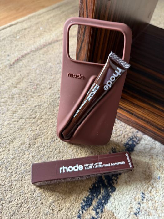 Set Rhode Lip Case iPhone 17 Pro si Peptide Lip Tint Espresso 10ml - NOU