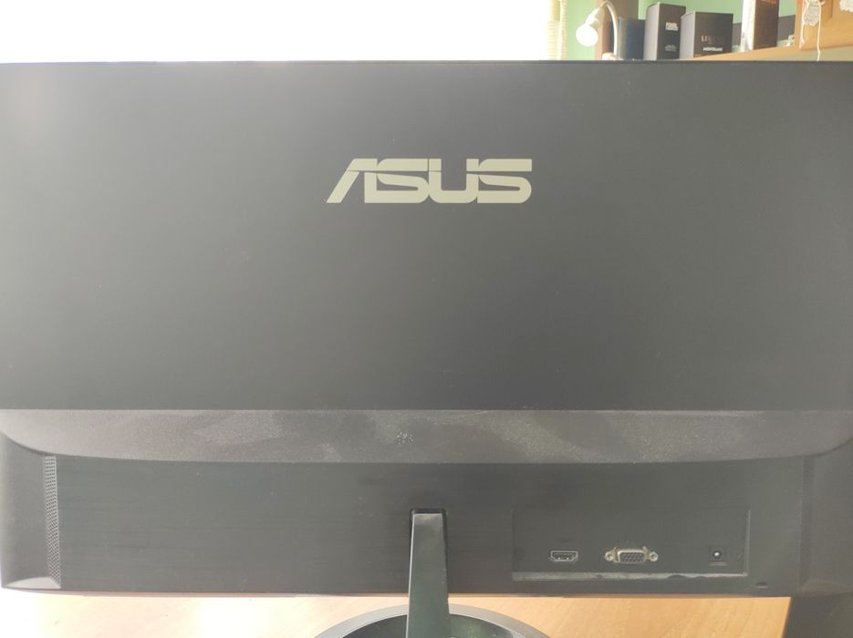 Продавам монитор ASUS