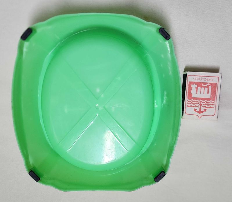 Пластмассовые миски для кошек или собак по 10000 сум