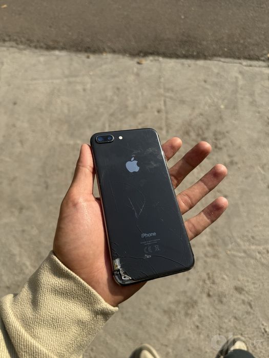 Iphome 8 plus srochna sotiladi
