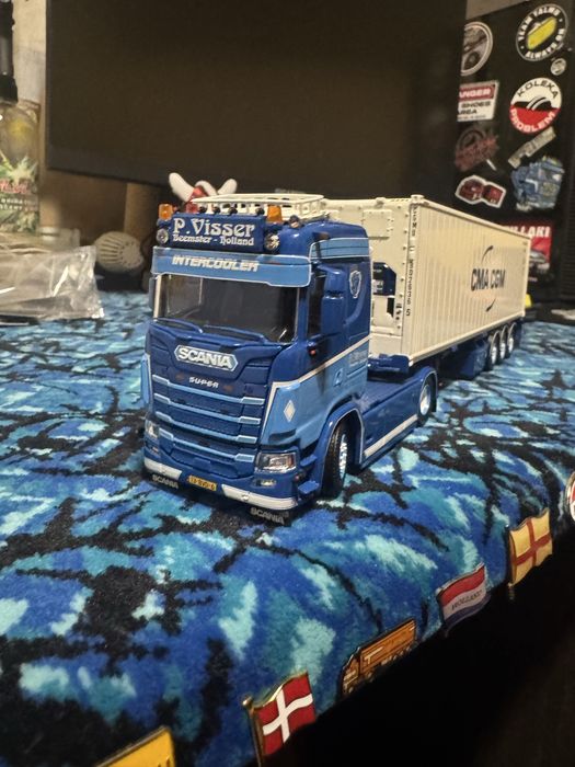 Se vinde macheta Tekno 1:50 noua