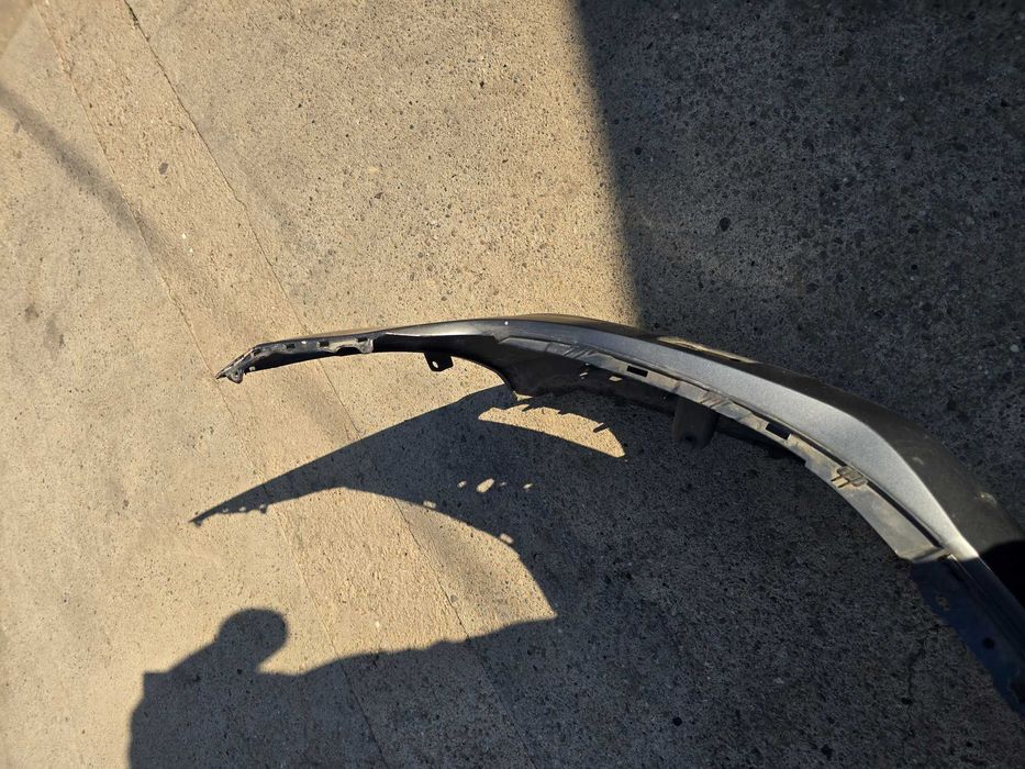 Bara/Spoilar VW Golf 7 cu suporti spalator far si gauri de senzori.