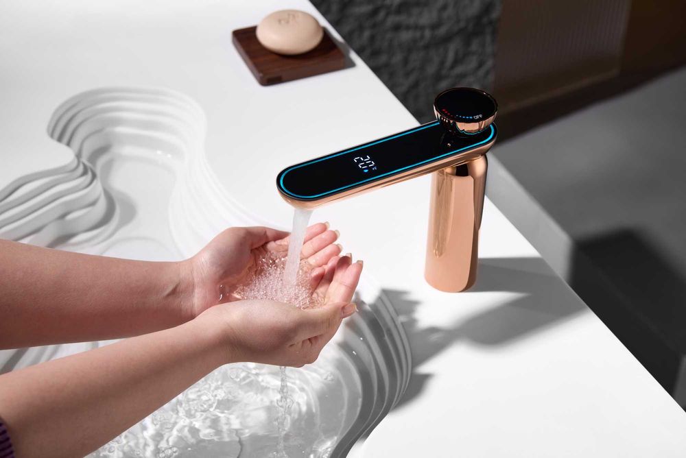 Луксозен смесител с LED подсветка и дисплей W143