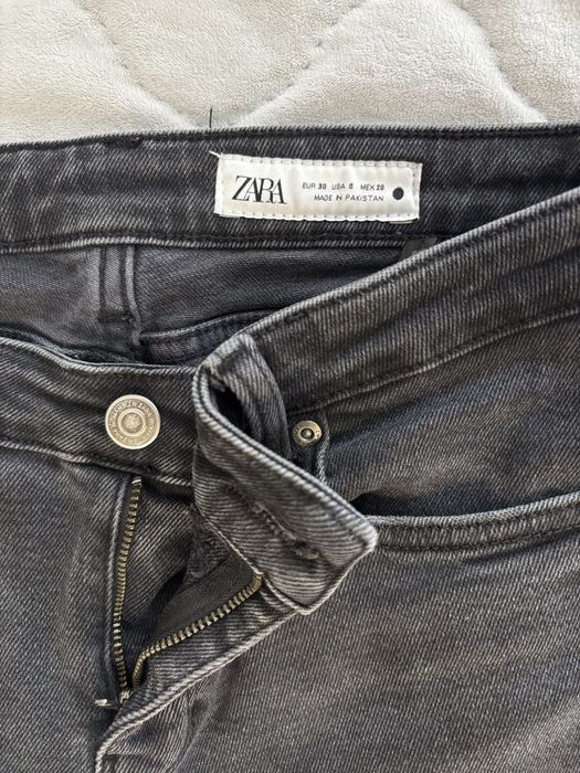 Черные джинсы Zara