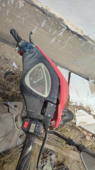 Скутер сатылады.