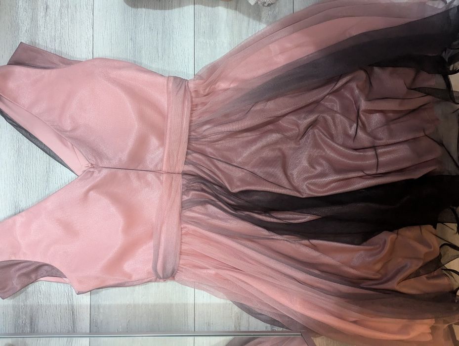 Vand rochie de ocazie cu tull,marimea 44