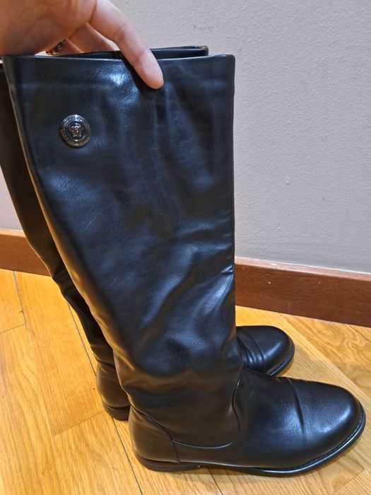 Продам демисезонные сапоги