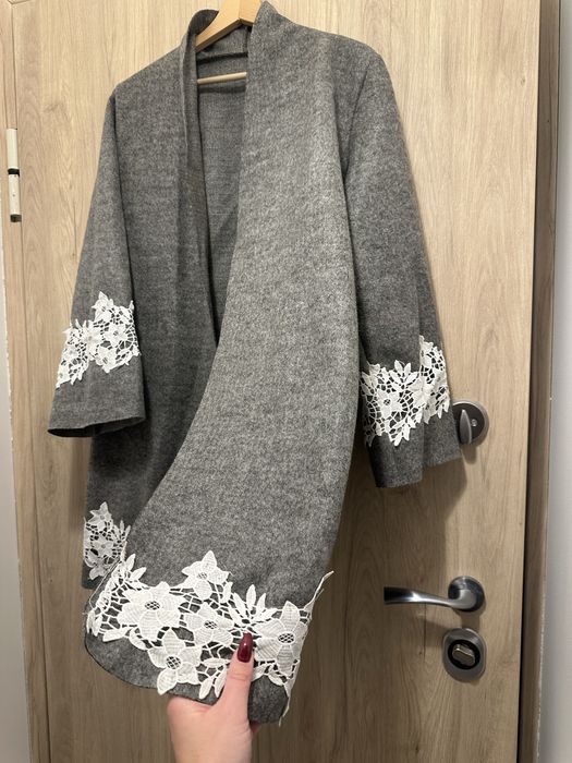 Ръчно бродирана връхна жилетка