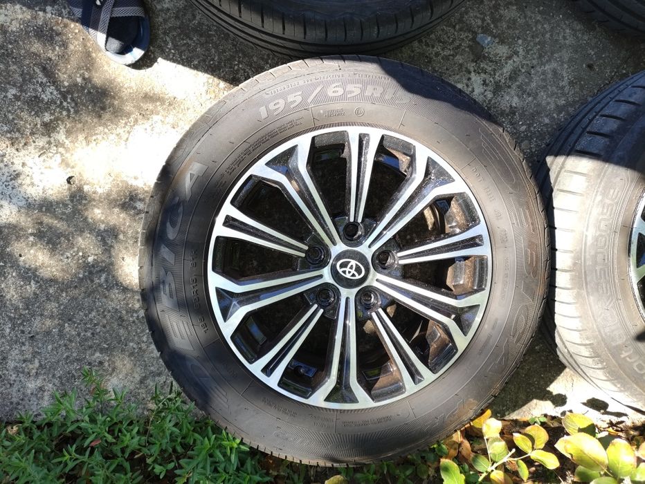 Set 4 jenti aliaiaj pe 15 echipate cu anvelope de vară 195/65/15