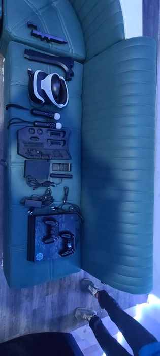 Playstation 4 pro 1 TB xotirali