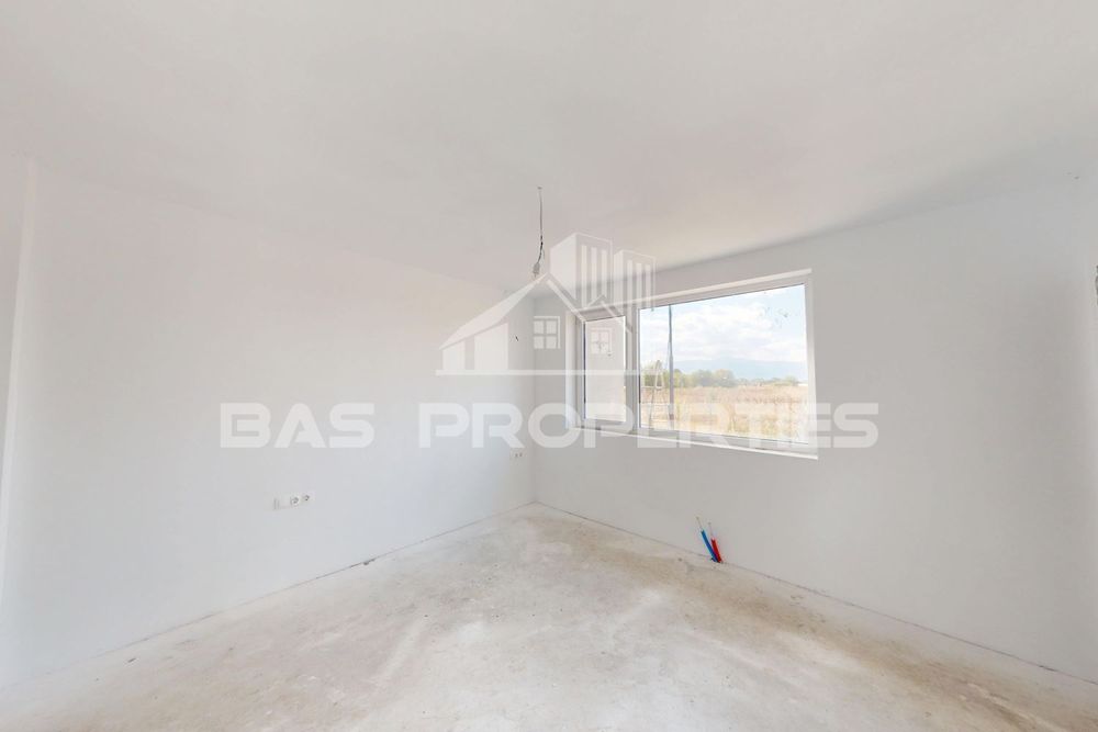 Къща в София, област-с.Равно поле площ 184