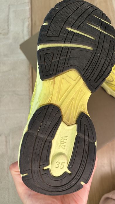 Спортни обувки ZARA – номер 35 – отлично състояние