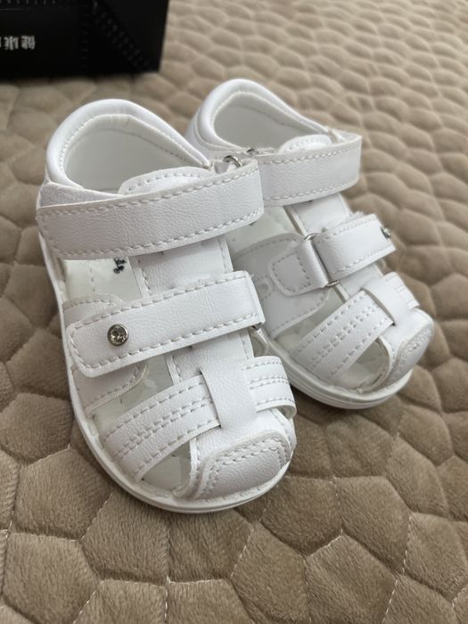 Сандали для девочки новые 20 р