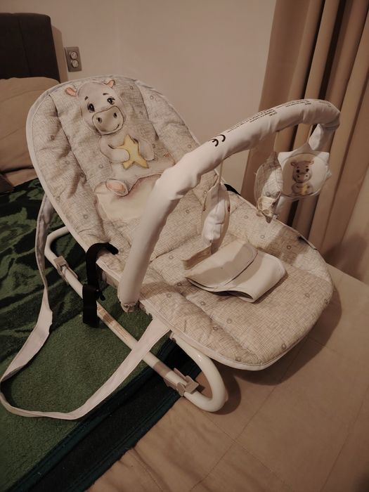 Шезлонг за бебе с регулираща облегалка