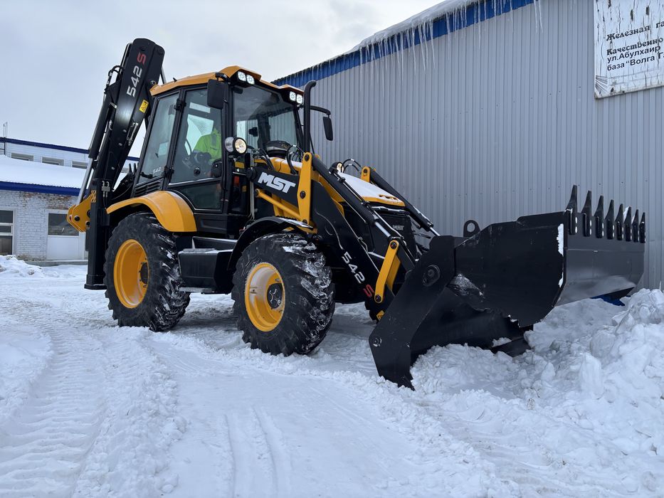 Экскаватор-погрузчик MST M542, 544, 642