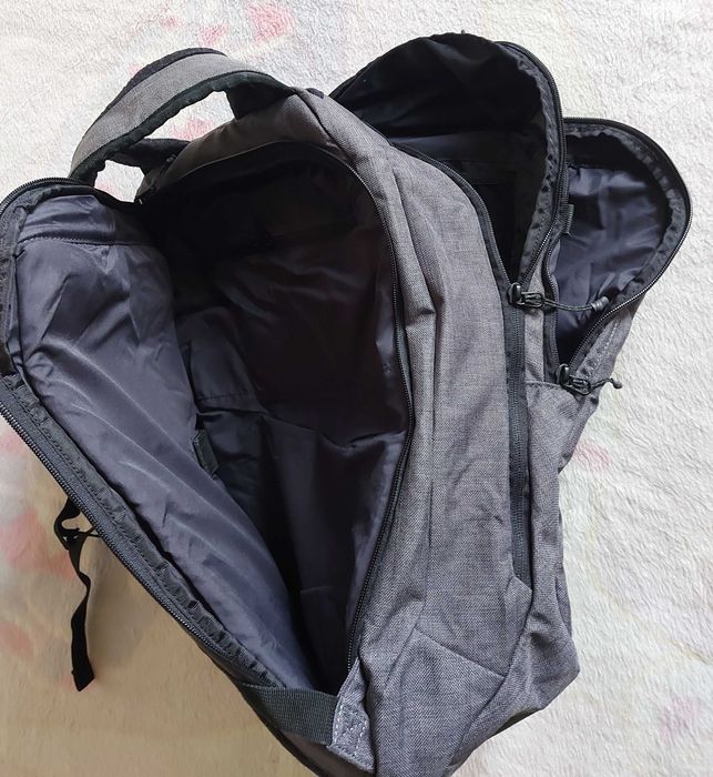 Dakine Network 32L раница за обща употреба и лаптоп, нова.