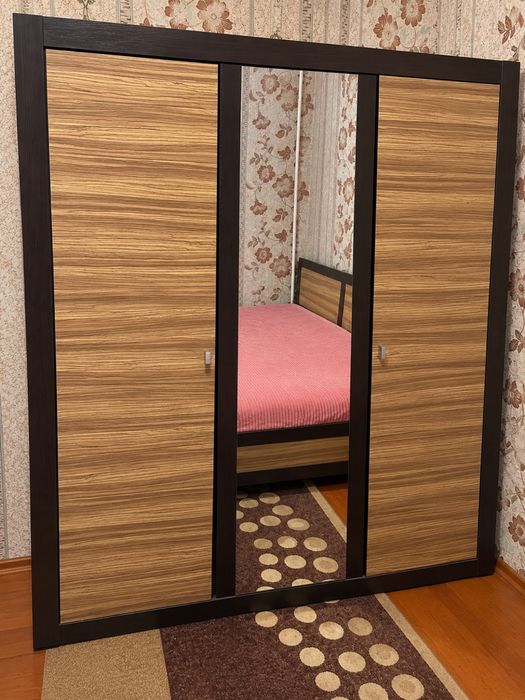 Шкаф платьяной для спальни