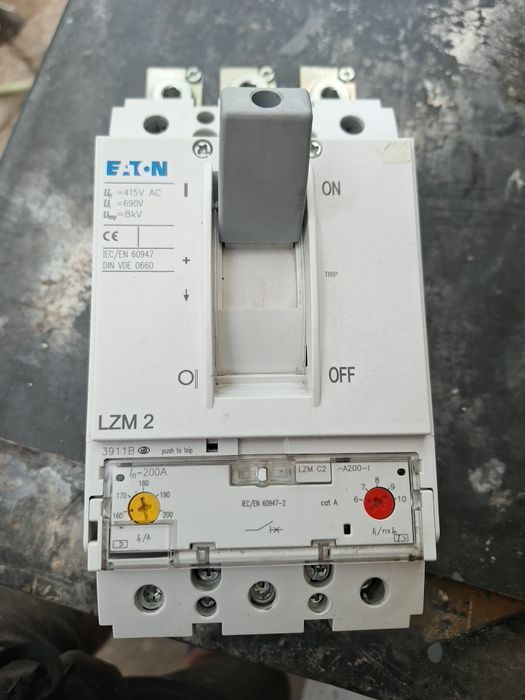 Intrerupator automat   Eaton 200A