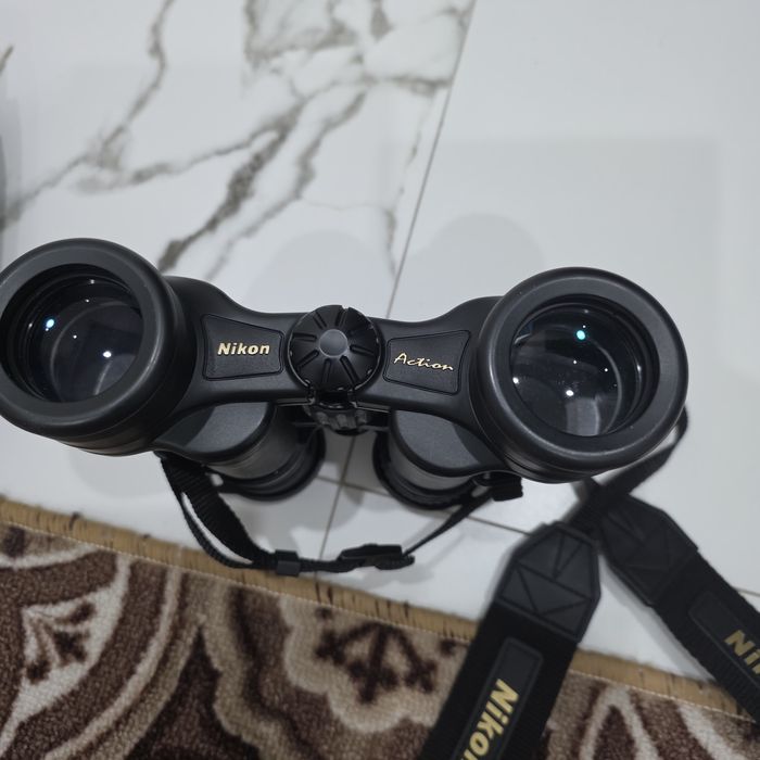 Бинокль Nikon Action 7-15x35 CF