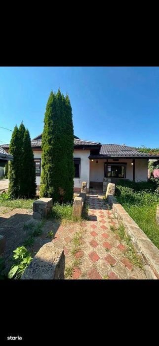 De vanzare casa la 5 minute de Roman, 3 camere, teren de 817mp, 99000€