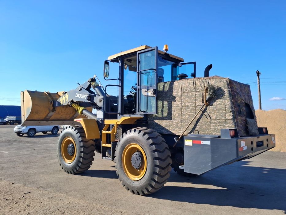Фронтальный погрузчик XCMG LW300FN