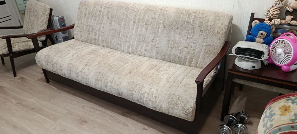 Продается диван в хорошем состоянии, раскладной