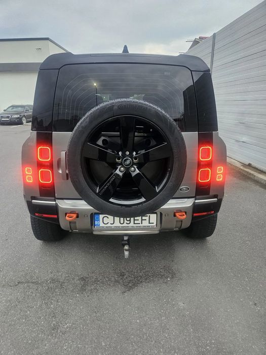 Land Rover Defender 2023 benzină, 66.000 € — imagine 28