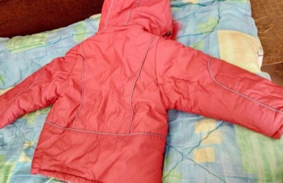 Зимняя куртка и комбинезон на девочку